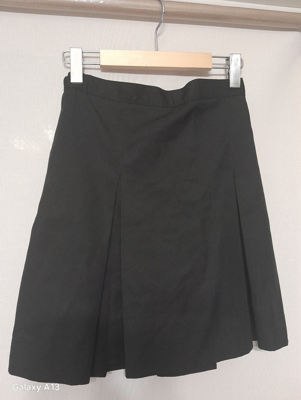 Elite Black A-Line Pleated Skirt - Clean Modern Style
